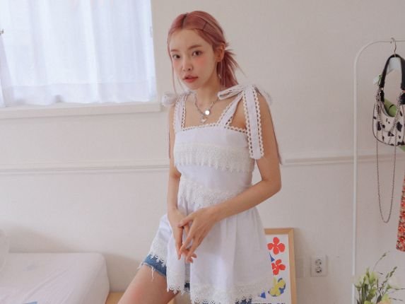 Tie Strap Lace Sleeveless Blouse