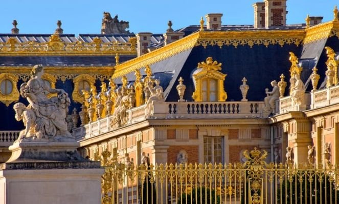 Palace of Versailles entrance tickets with audio guide and full access to gardens