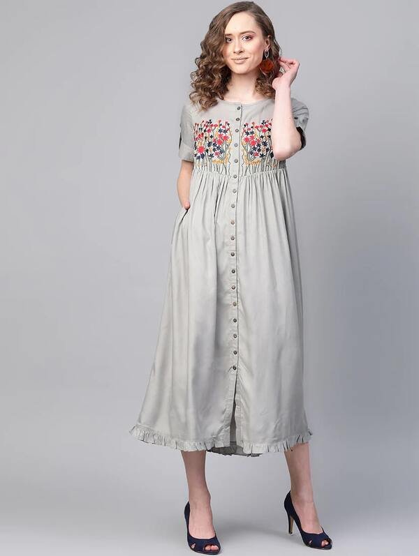 Embroidered Detail Gathered Maxi Dress 2