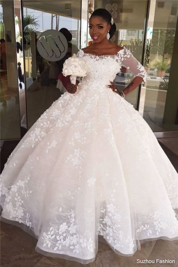 Cheap Lace Appliques Ball Gown Wedding Dresses with Sleeves