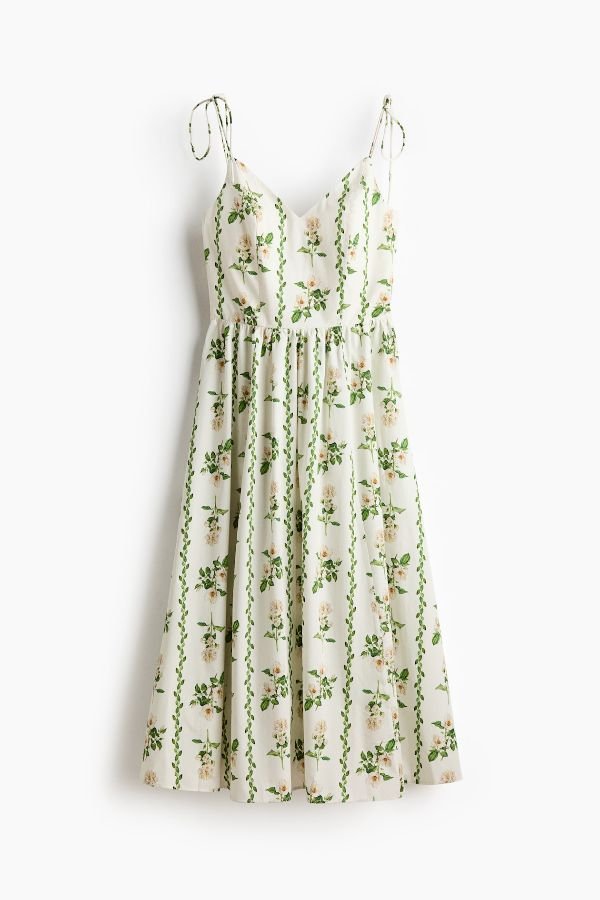 Top 5 Effortless Spring Outfits from H&M You Will Wear on Repeat in 2026 4 FLARED-SKIRT STRAPPY DRESS